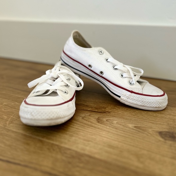 Converse - Picture 2 of 4